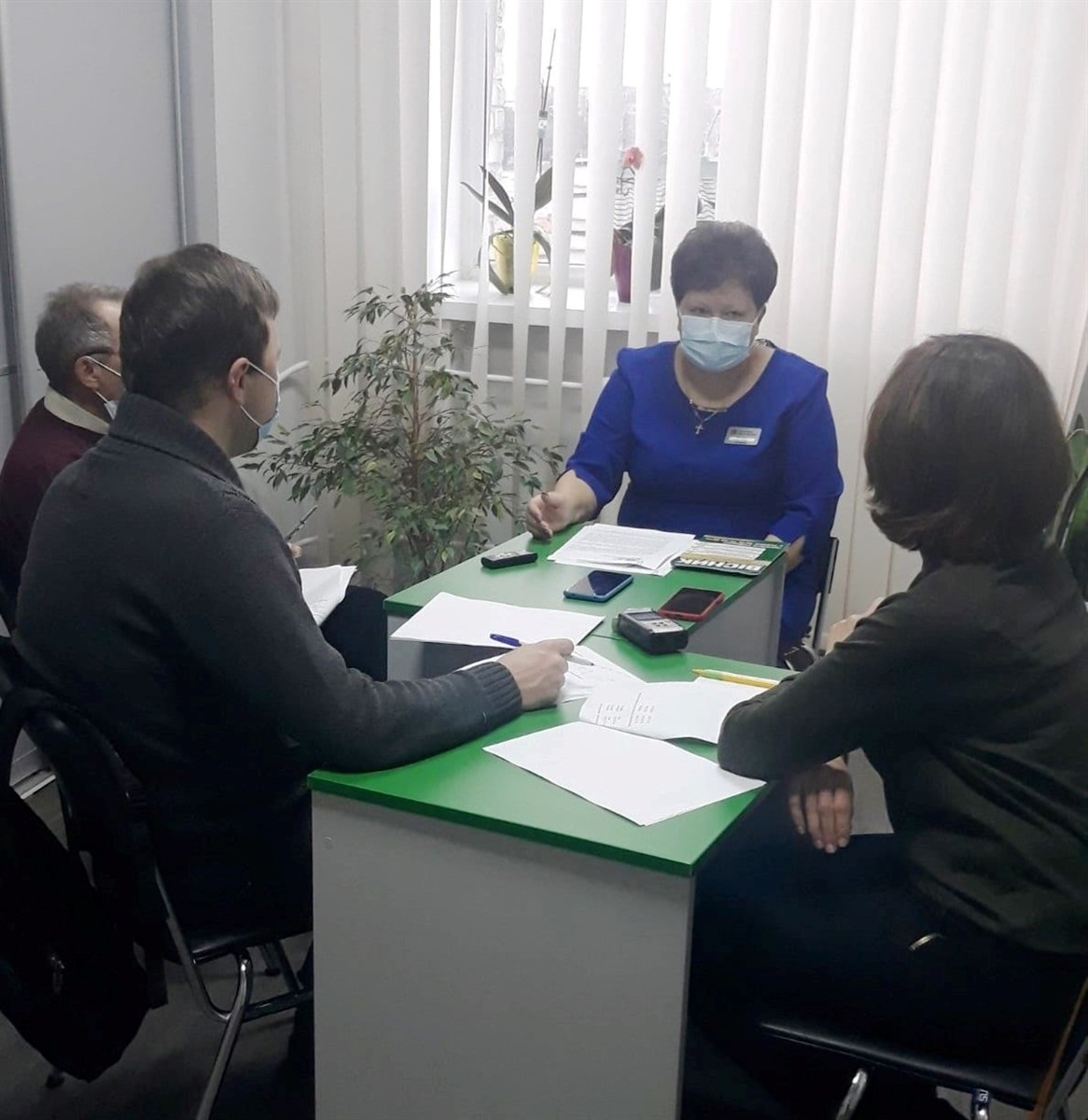 Світлана Сідельник із червоноградськими журналістами.