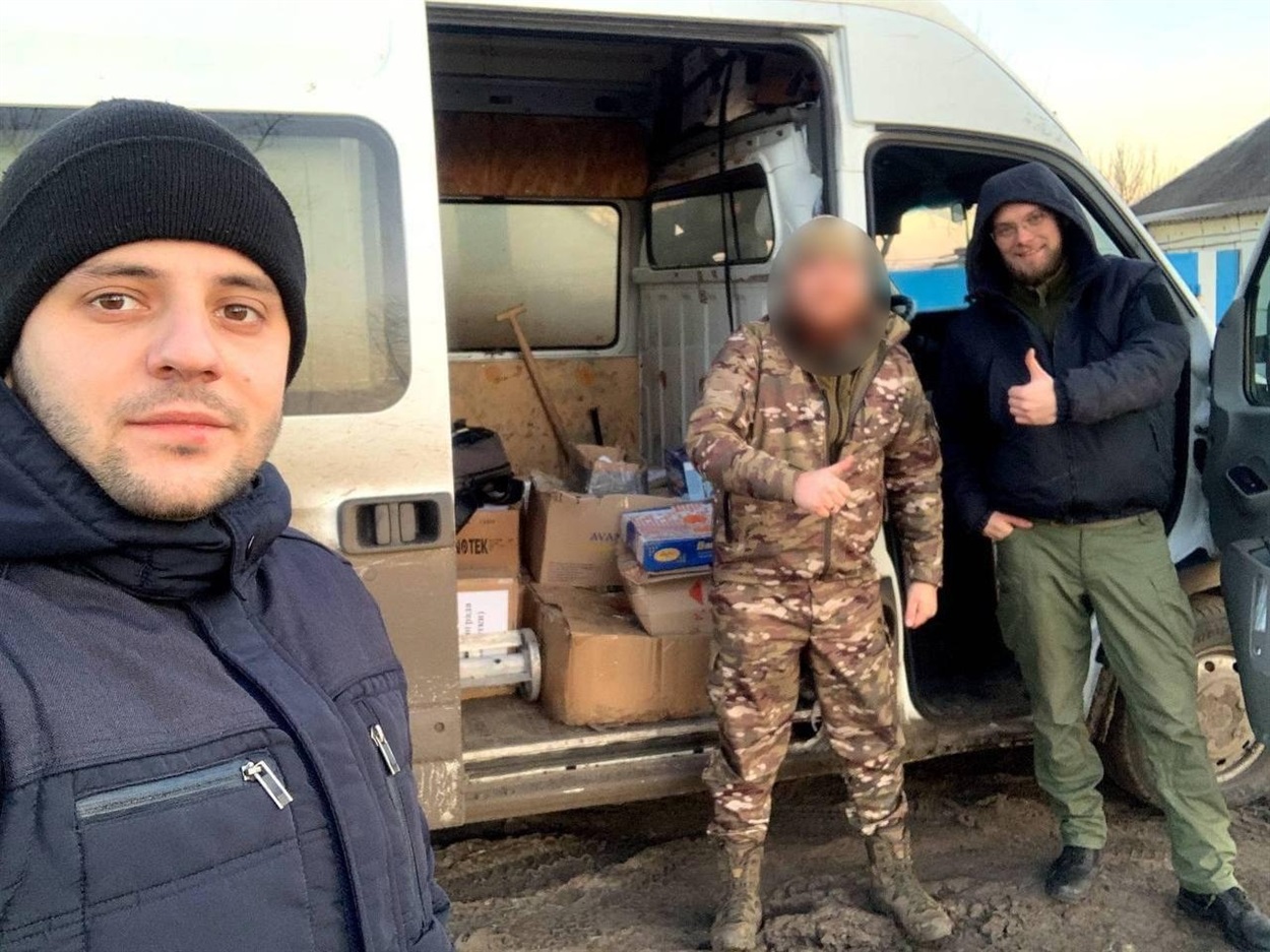 Володимир Гуляйгродський (зліва) та Роман Буць під час однієї з поїздок до українських воїнів