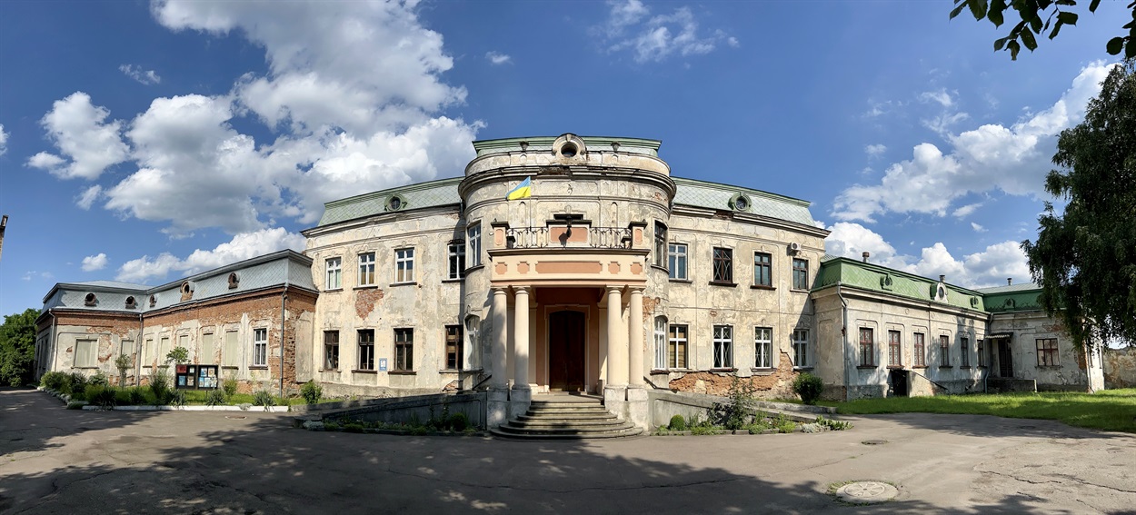 Палац Потоцьких у Червонограді.